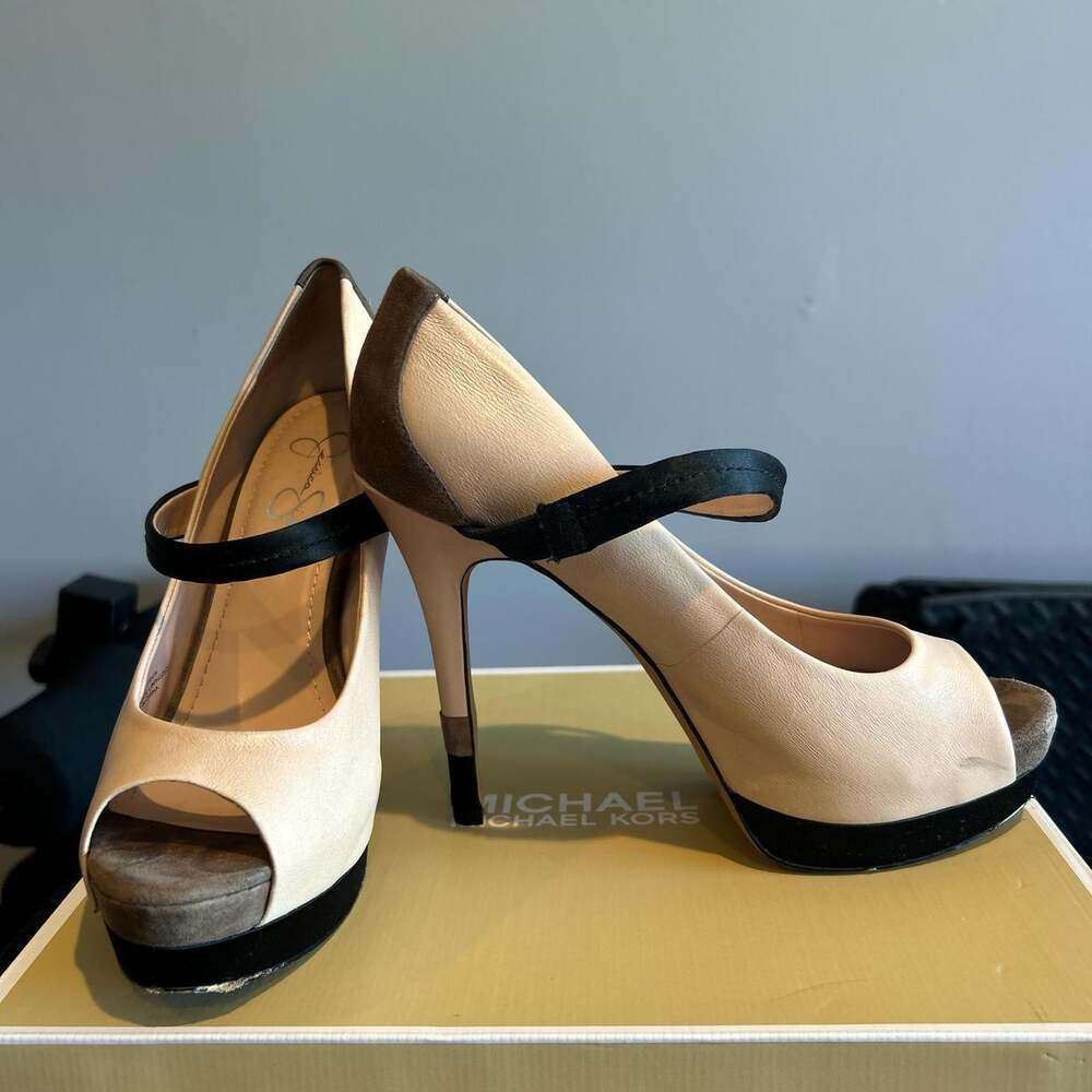 Jessica Simpson Women's Tan and Black heels